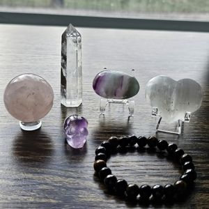 Crystal Starter Collection 6 Pc Gemstones Amethyst Quartz Selenite Rocks